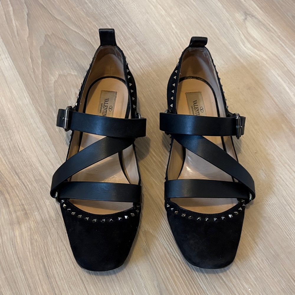 Valentino Garavani rock stud Mary Jane’s - size 7